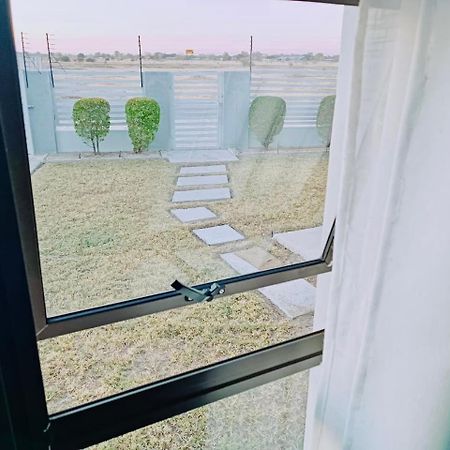 Northern Oasis Hotel Oshakati Buitenkant foto
